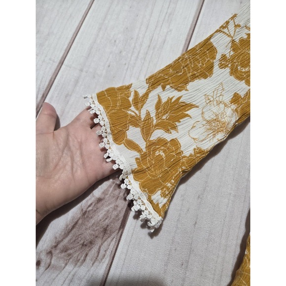 Papermoon Shirt Womens Medium White Mustard Floral Lace Trim 3/4 Sleeve Boho - Picture 4 of 8